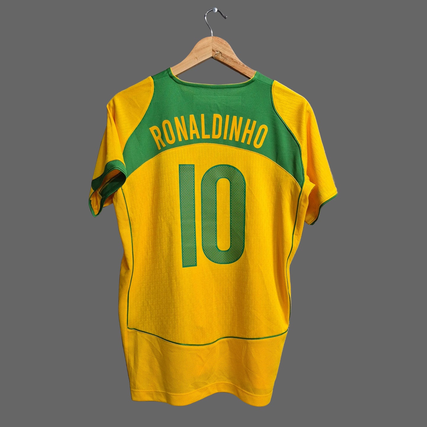 Camiseta Brasil 2004 Versión Retro Básica