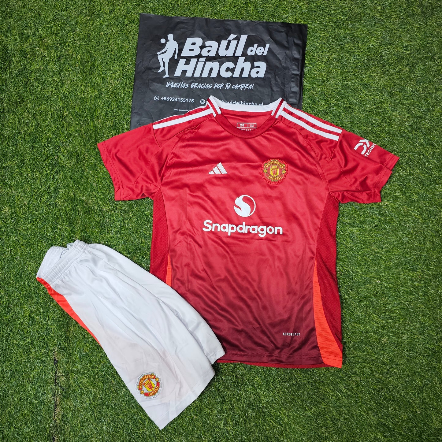 Kit Manchester united Local Niño 2024/2025